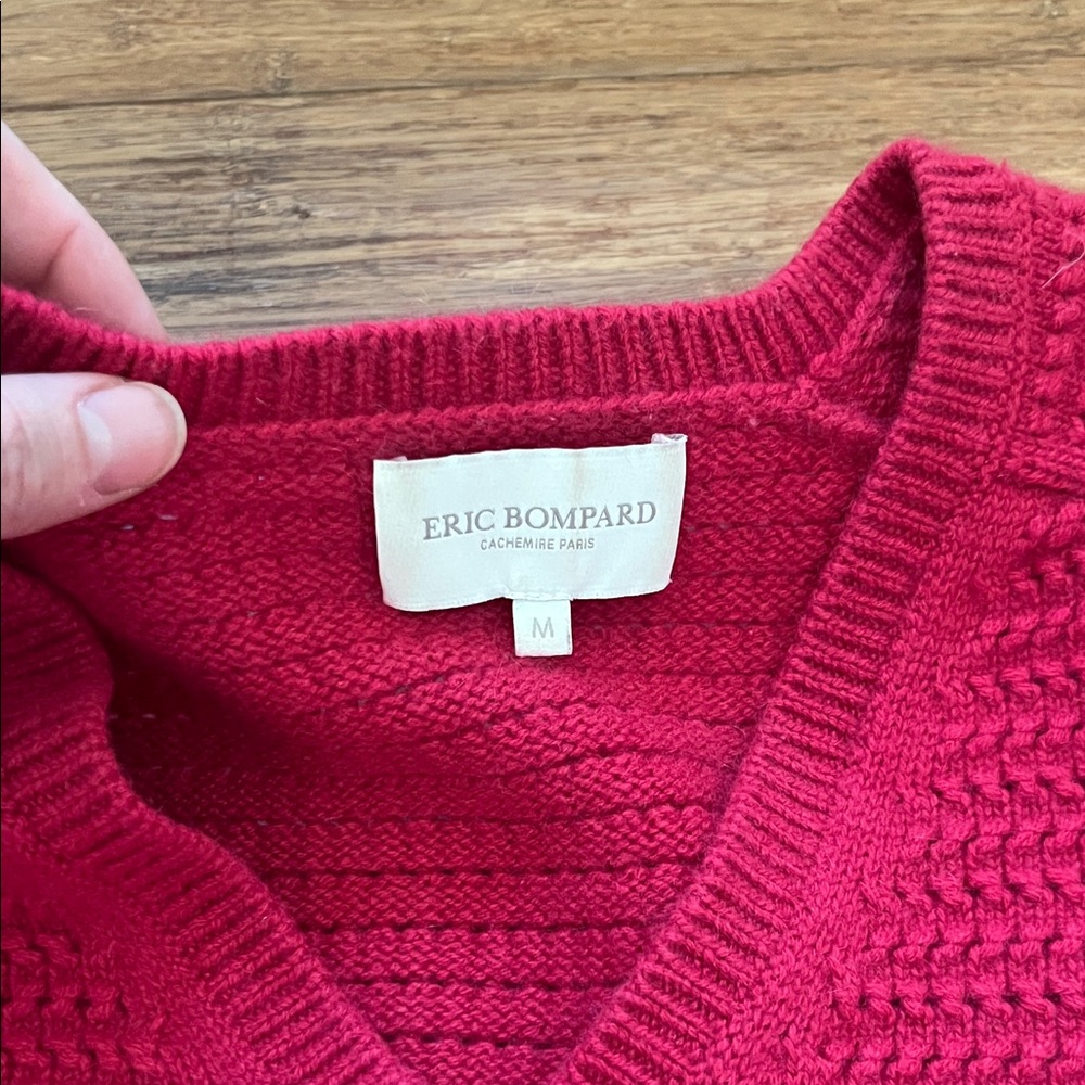 Eric Bompard 100% cashmere V-neck sweater (4-ply version) - Picture 2 of 3